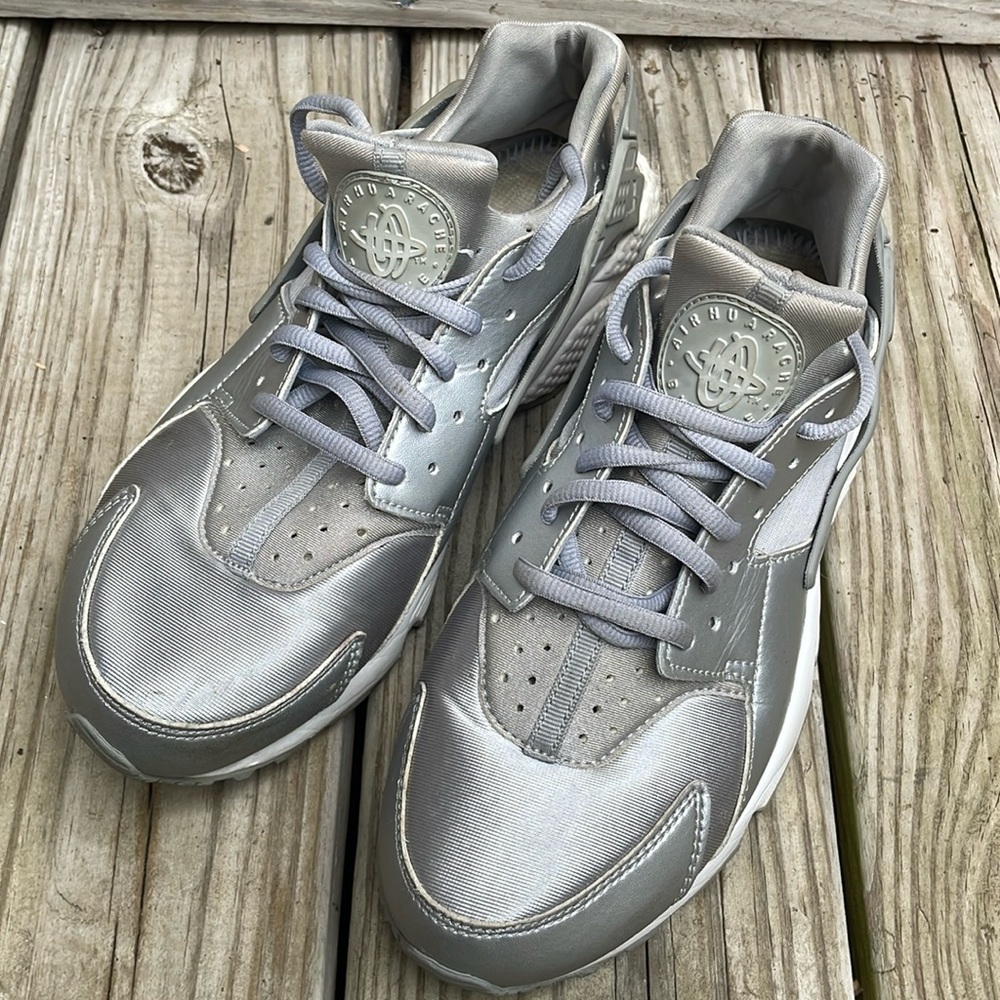 Nike Huarache Run Silver/Gray Sneakers Size 9 - Picture 2 of 13